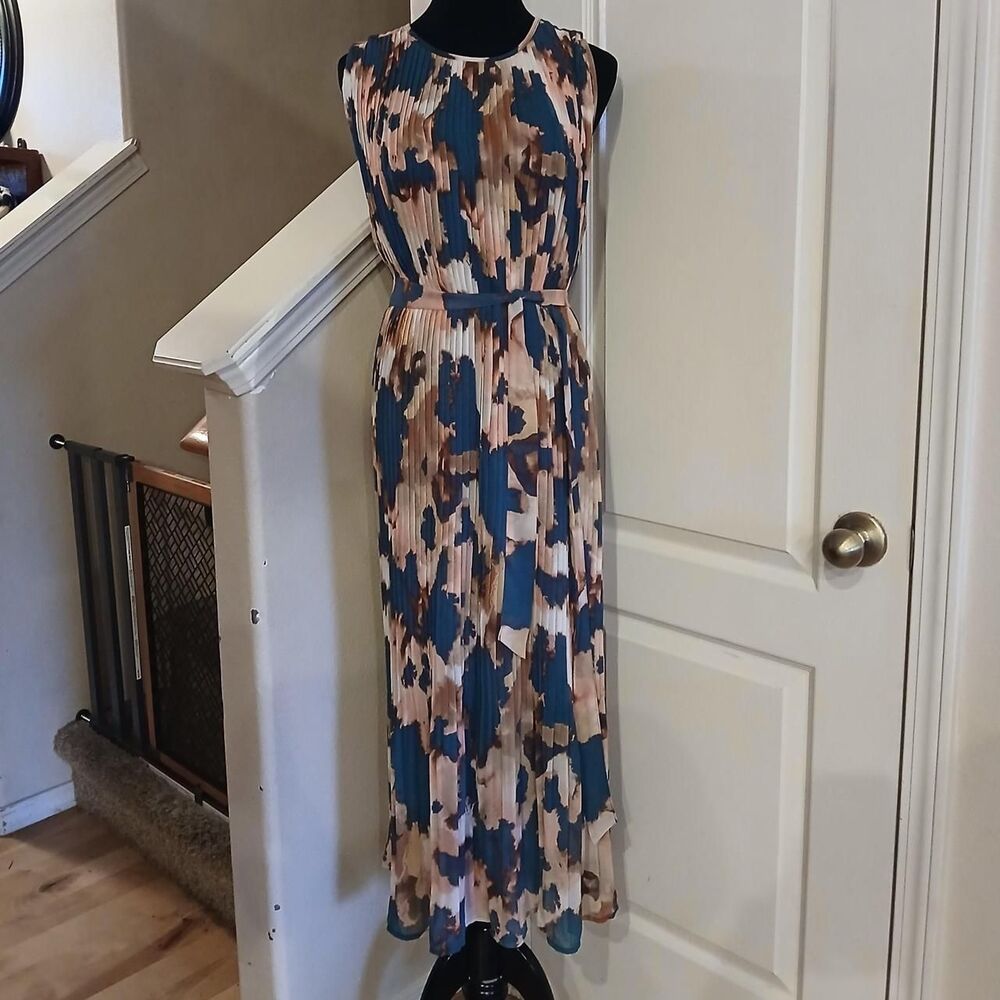 NWT Banana Republic pleated sleeveless crew neck midi dress tie waist L - Picture 2 of 8